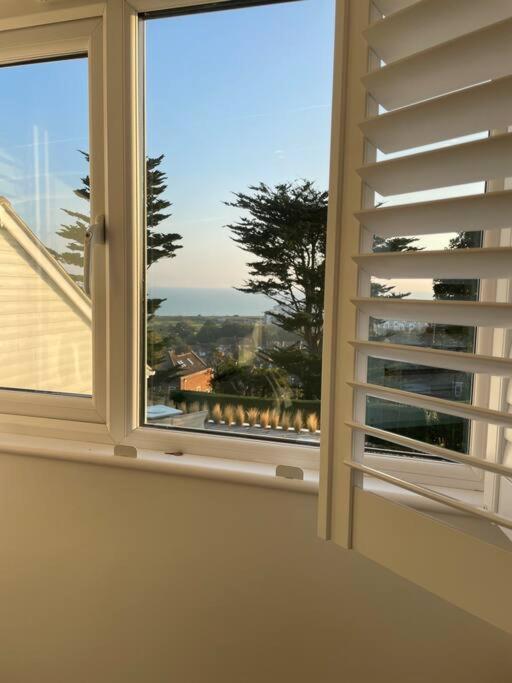 The Bolt Hole Hythe Panoramic Coast And Sea Views Vila Exterior foto