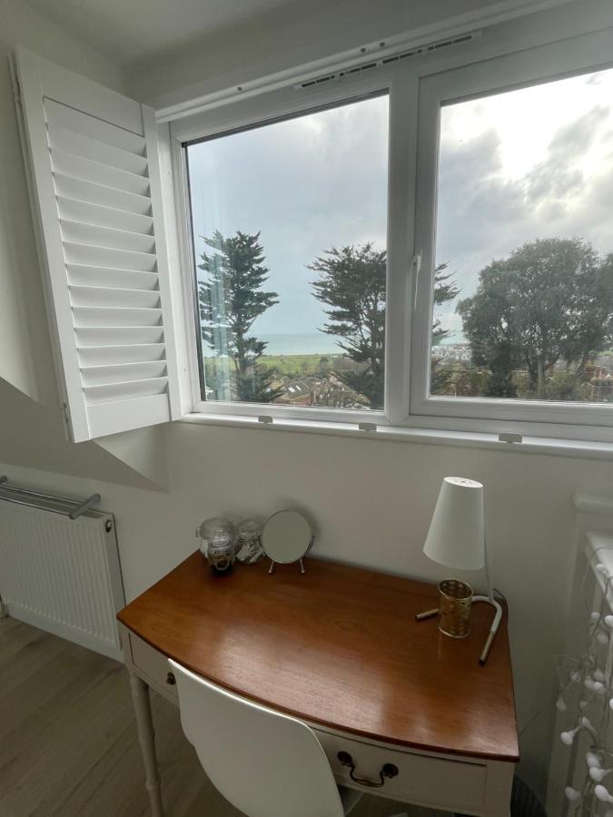 The Bolt Hole Hythe Panoramic Coast And Sea Views Vila Exterior foto