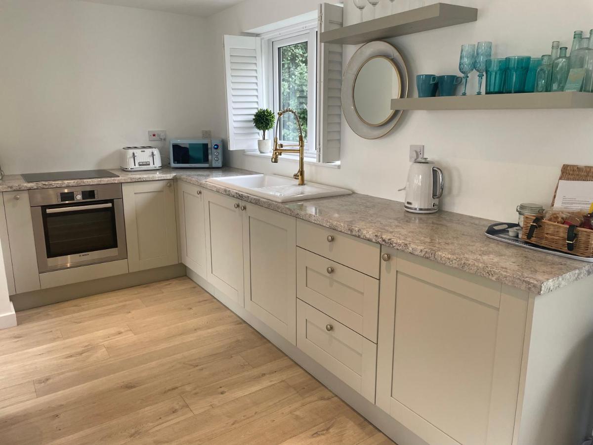 The Bolt Hole Hythe Panoramic Coast And Sea Views Vila Exterior foto